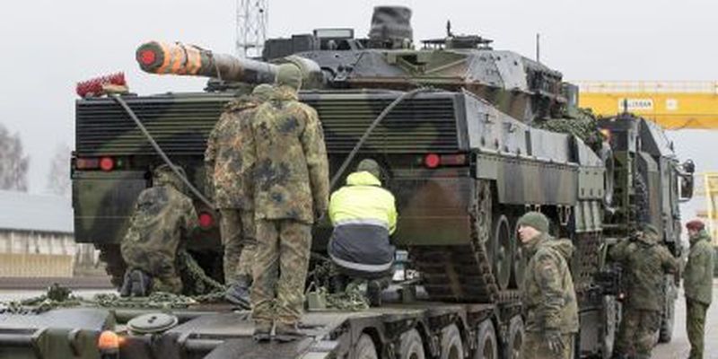 "Россия запаниковала" — британский вице-маршал о разрешении Германии передать Украине Leopard