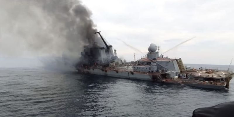 Отец погибшего на крейсере "Москва" матроса начал публиковать информацию о затоплении