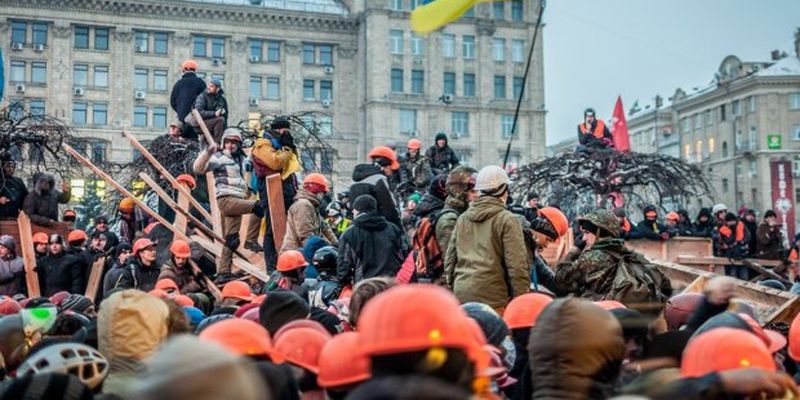 Майдан против Зеленского набирает обороты в центре Киева, стянуты силовики: первые кадры