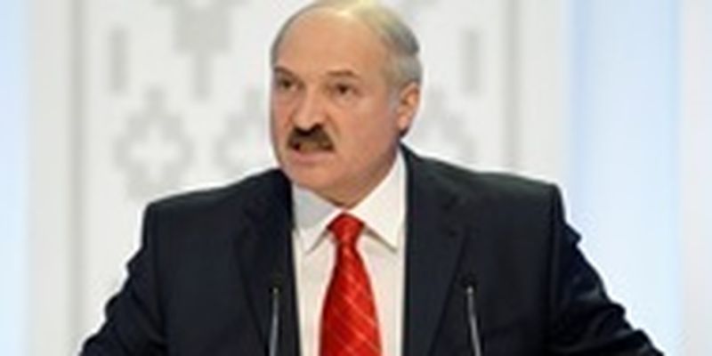 Лукашенко пригрозил Европе "ядерными и атомными" бомбами
