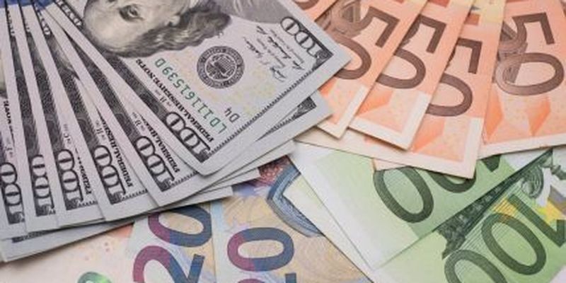 Курс валют на 8 марта: сколько будут стоить доллар, евро и злотый
