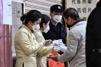 В Пекине за 6 дней планируют построить завод по производству масок