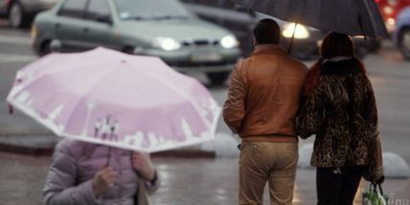 Дощі та невелике потепління: якими будуть вихідні, 27-28 листопада, у Києві