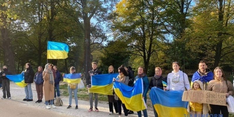 Массированный обстрел Украины: в Нидерландах состоялась акция протеста