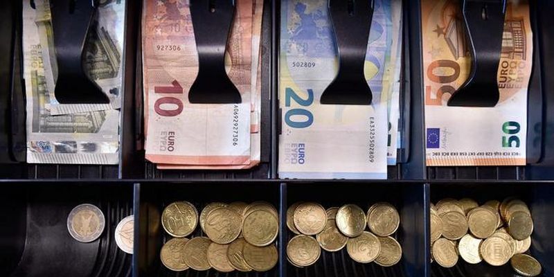 Болгария входит в "зал ожидания" ЕС и готовится ввести евро к 2023 году