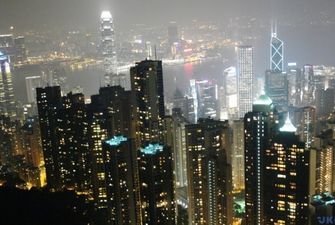 Каждый житель Гонконга получит от властей почти $1300
