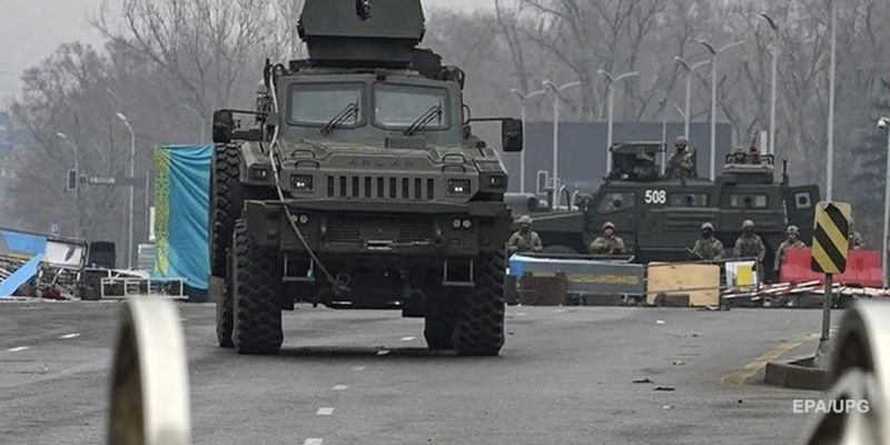 Китай готов противостоять "проникновению внешних сил" в Казахстан