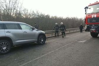 В Черкасской области автомобиль Toyota угодил в кювет: водителя госпитализировали