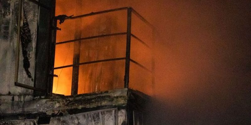 Нічні підпали у Києві: згорів цілий торговий комплекс BoxPark – фото, відео
