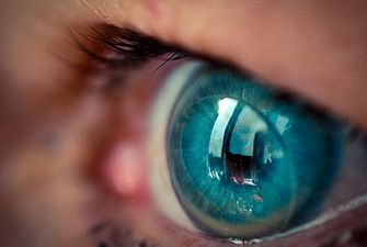 "Управляют" глазами: ученые создали революционные линзы