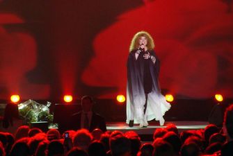 "Еротично": Алла Пугачова з'явилася в образі жінки-вамп