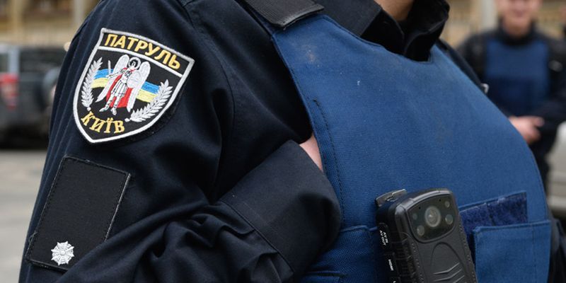 На одной из киевских улиц на подростка напали с ножом
