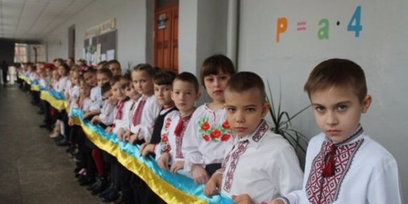 Министр образования призвала учителей присоединится ко Дню достоинства и свободы