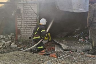 В Николаеве на месте российского обстрела вспыхнул пожар