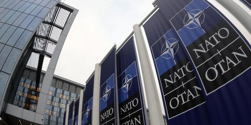 НАТО закликало Росію переглянути рішення про вихід з Договору про відкрите небо