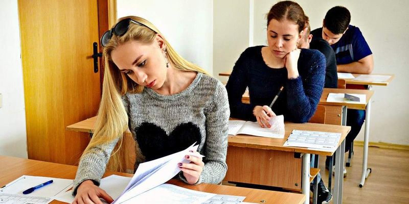 В Украине из-за войны отменили ВНО, ГИА и вступительные экзамены