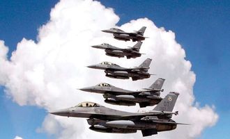 Создадут проблемы для российских самолетов и кораблей: Давид Шарп рассказал о преимуществах, которые получат ВСУ с появлением F-16. Видео