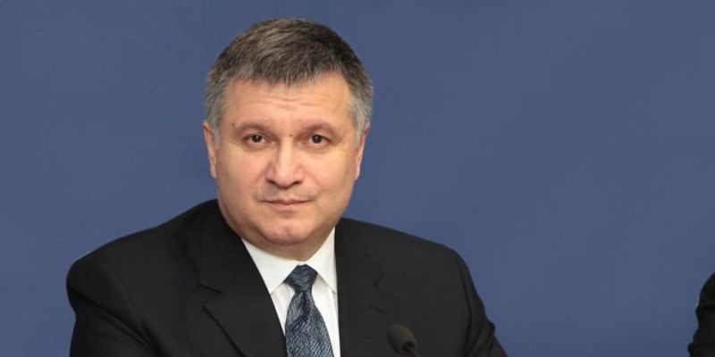 Аваков мог написать заявление об отставке заранее, но уходить не собирается - политолог