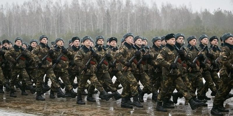 РФ може використати навчання у Білорусі для стримування українських військ – розвідка Британії