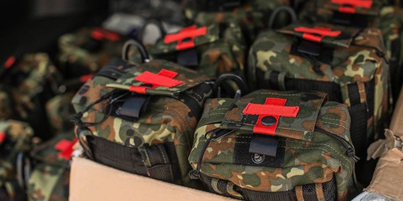 Волонтеры совместно с Минздравом обеспечили аптечками более 16 тысяч военных