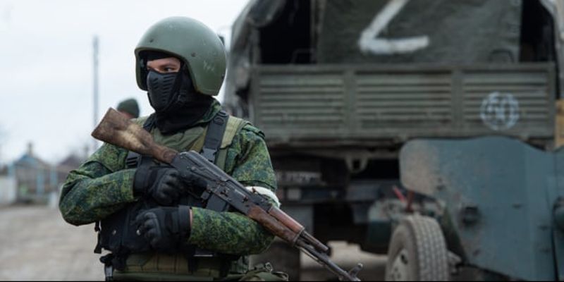Только в оккупированный Крым: российские войска закрыли выезд из Херсона в сторону Украины