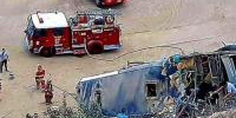 В Перу автобус с футбольными фанатами упал с 15-метровой высоты, есть погибшие