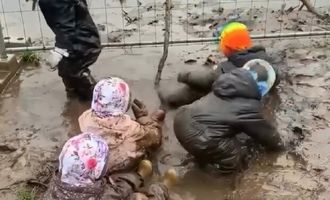 "Это называется - растить викингов": украинским мамам показали "забавы" из детского сада в Дании