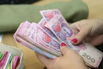 Средняя зарплата в Украине: кому и в каких регионах платят больше всего