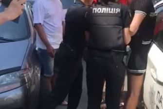 "Влупи с ноги!'' Полиция в Киеве угодила в новый скандал. Видео