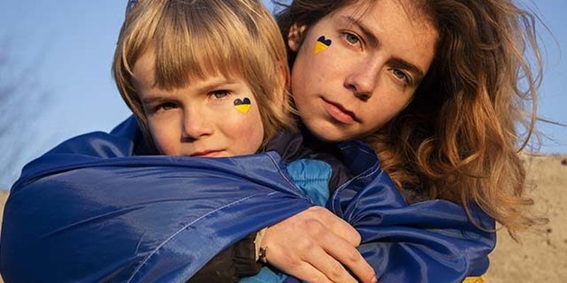 Сколько украинцев не собирается сразу возвращаться домой после войны — опрос