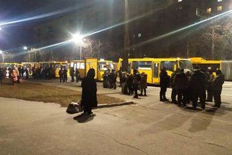 20 автобусов из села Бобрик прибыли в Бровары, 1600 человек эвакуированы – ОП