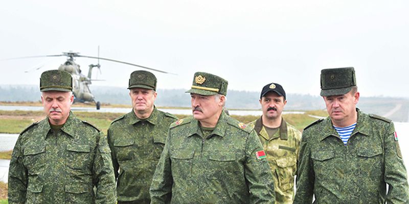 "Не провоцируйте нас": у Лукашенко заверяют, что не собираются нападать на Украину
