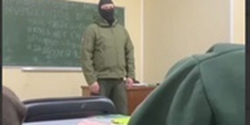"Вагнеровцы" начали ходить по школам в РФ
