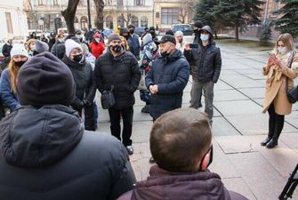 В "красных" Черновцах митингуют предприниматели