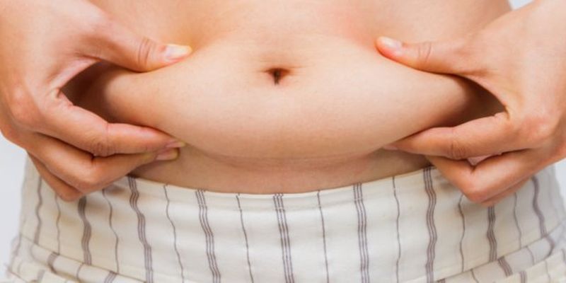 Врачи назвали 3 типа продуктов, увеличивающих жир на животе