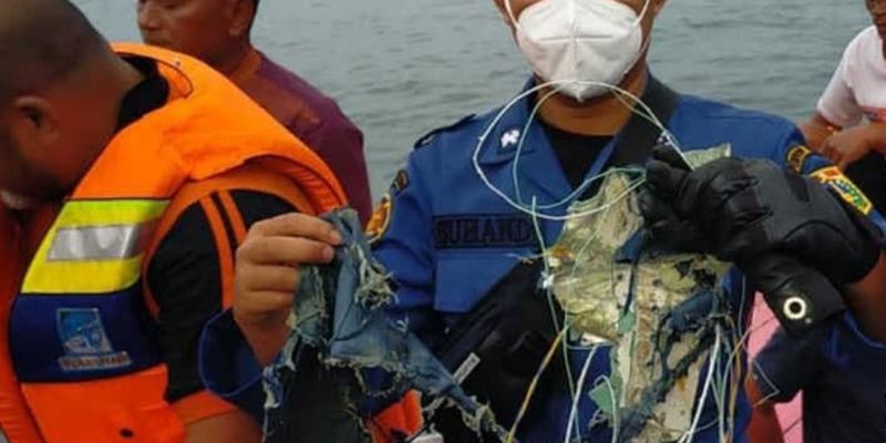 Авиакатастрофа в Индонезии - пассажирский самолет исчез с радаров