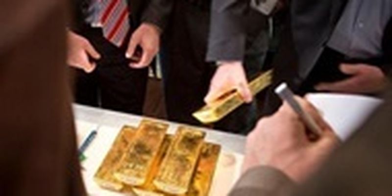 Мировые центробанки увеличили закупку золота в январе - СМИ