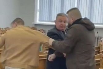 Звездный украинский каратист устроил драку с депутатом: видео жесткого инцидента