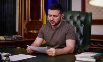 Зеленский отметил наградами 438 украинских военных