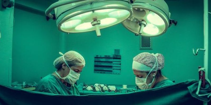 Пухлина стискала серце і легені: однорічну Еліну врятували онкологи Львова