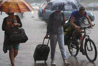 Прогноз погоды на выходные: В Украине местами пройдут дожди, в воскресенье потеплеет