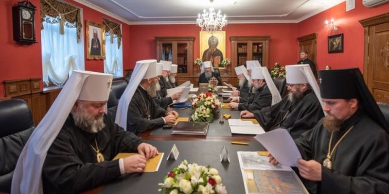 УПЦ розірвала відносини з двома православними церквами і підтримала Зеленського