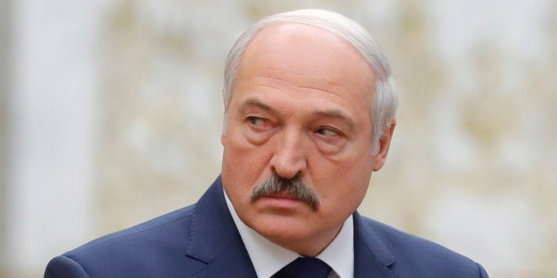 Лукашенко саджатиме за символи і героїв України