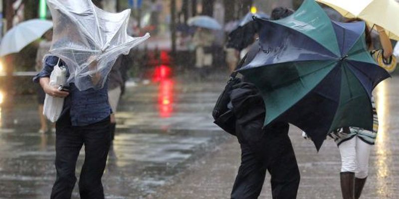 Сильний вітер та дощі: погода в Україні