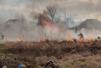 Масштабный пожар уничтожил урожай на Харьковщине: выгорело 10 га