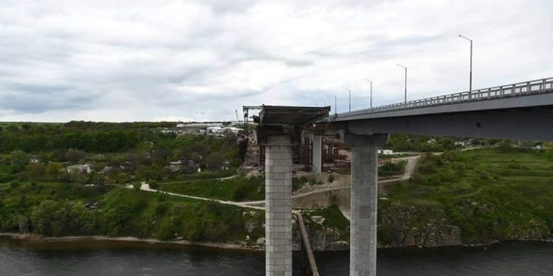 Открытие движения по вантовому мосту в Запорожье отложили