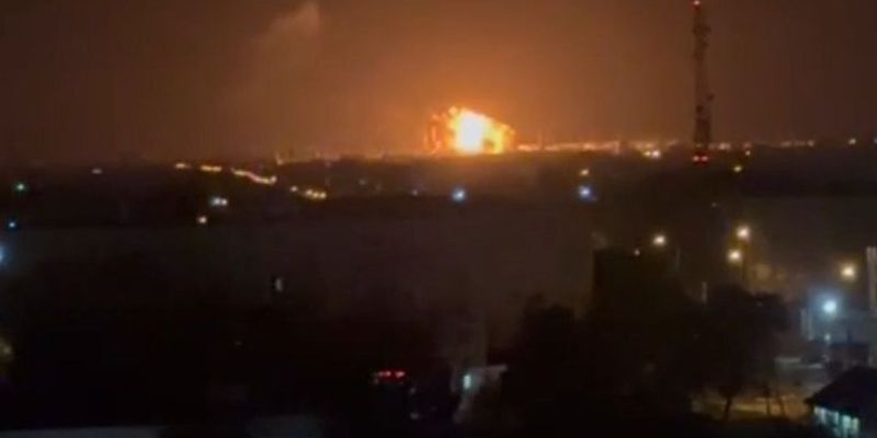 У російському Слов’янську-на-Кубані після потужного вибуху почалася пожежа