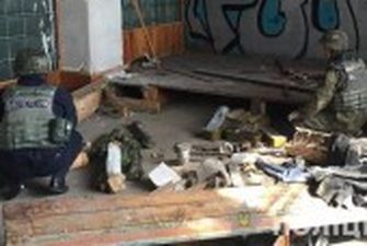 У Маріуполі на території покинутого заводу виявили схрон боєприпасів