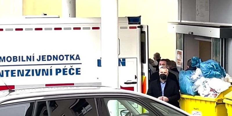 Президент Чехии выписан из госпиталя