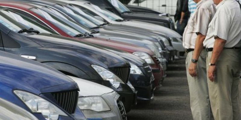 У ДФС розповіли, скільки в Україні елітних автомобілів